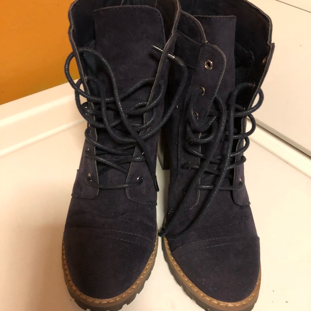 Booties - Picture 4 of 4